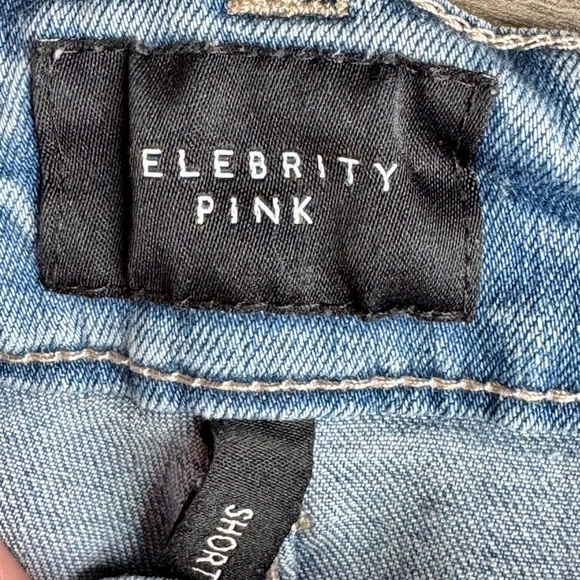 Celebrity Pink Distressed Mid-Rise Fringe-Cuff Denim Shorts – Size 9 / 29 - Picture 4 of 10